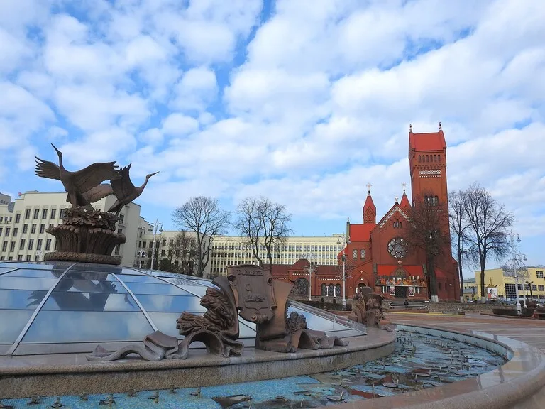 ベラルーシの首都ミンスクにある独立広場（Independence Square）