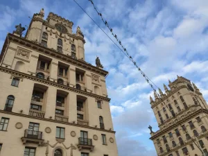 ベラルーシの首都ミンスクの駅（Minsk-Passazhirskij）夜景