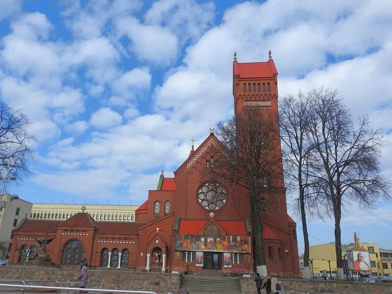 ベラルーシの首都ミンスクにある聖シモン・聖ヘレナ教会（Church of Saints Simon and Helena）