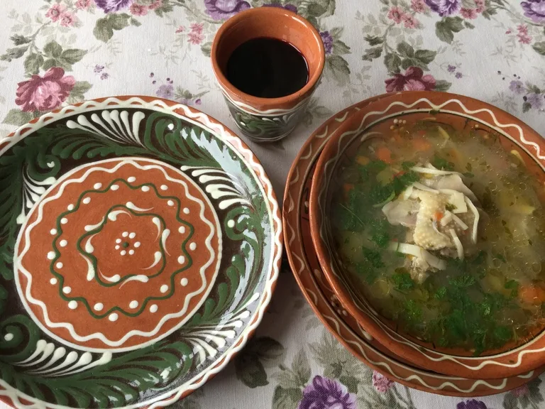 モルドバの郷土料理「ザマ（Zeamă）」