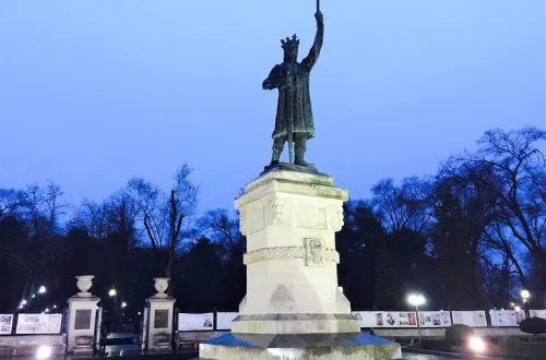 モルドバの首都キシナウにあるステファン大公中央公園(Parcul Ștefan cel Mare)