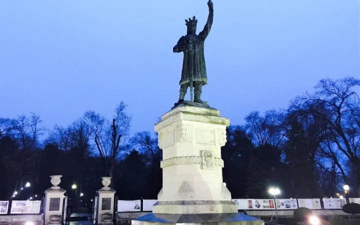モルドバの首都キシナウにあるステファン大公中央公園（Parcul Ștefan cel Mare）