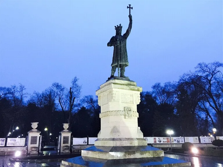 モルドバの首都キシナウにあるStephen the Great Monument