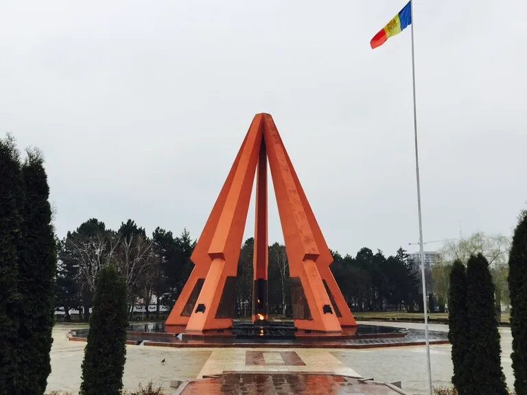 モルドバのキシナウにあるEternity Memorial Complex
