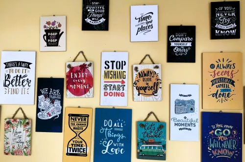 明言、格言を書いたプレートたち