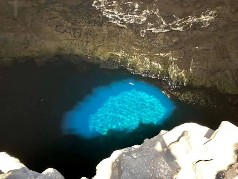 カーボベルデの観光名所、ブルーアイ