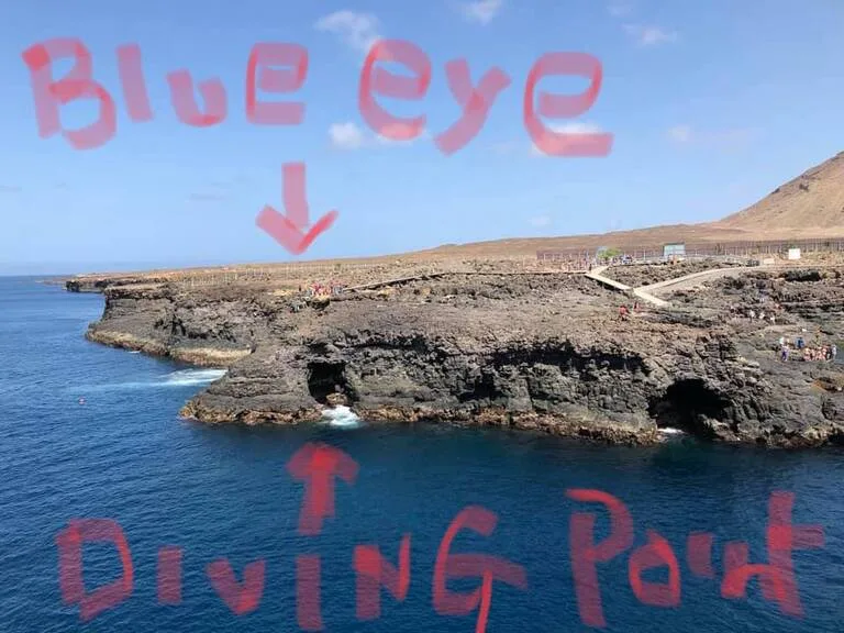 カーボベルデのサル島にあるブルーアイのダイビングポイント