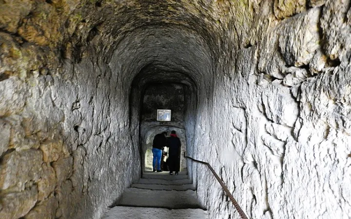 モルドバのクリコバワイナリー(Cricova Winery)