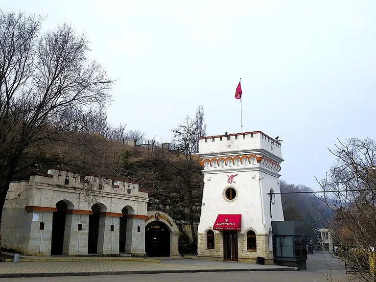 モルドバのクリコバワイナリー（Cricova Winery）