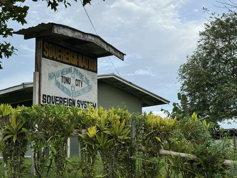 ブーゲンビル島内にあるマイクロネーション「Papaala と Me’ekamui の双王国」