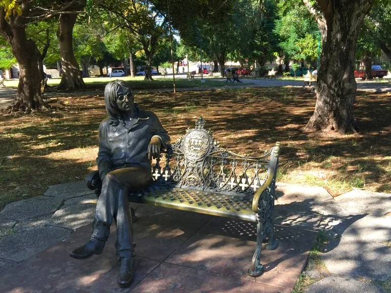 ハバナのジョン・レノン公園(John Lennon Park)