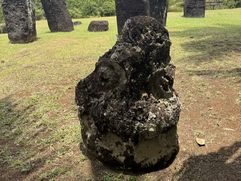 パラオのバベルダオ島にあるストーンモノリス